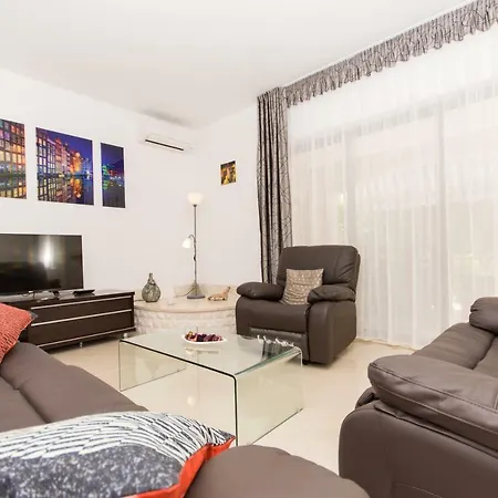 Ruzmarin Holiday home
