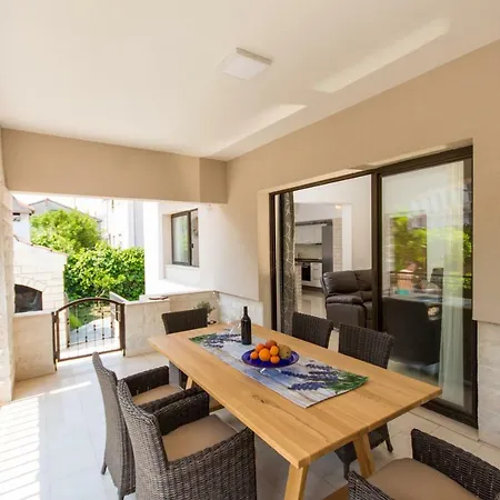 Ruzmarin Tatil Evi *