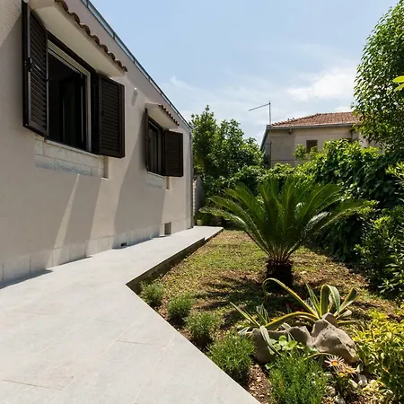 Ruzmarin Holiday home *